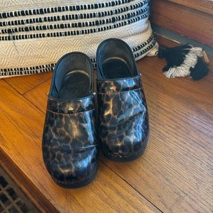 Leopard Dansko